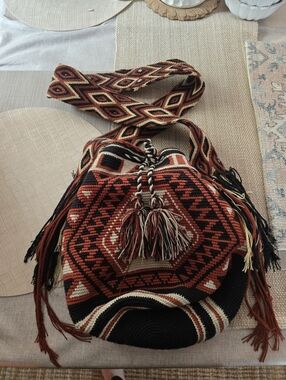 Source Unknown Woven Crossbody Bag in Rust Black Cream